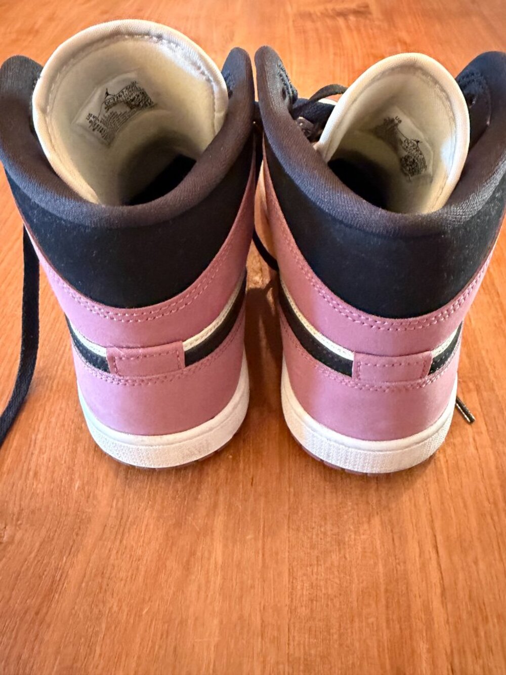 Nike Jordan Lavender and Black - Picture 2 of 3